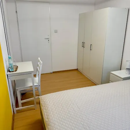 Hostel Theo *